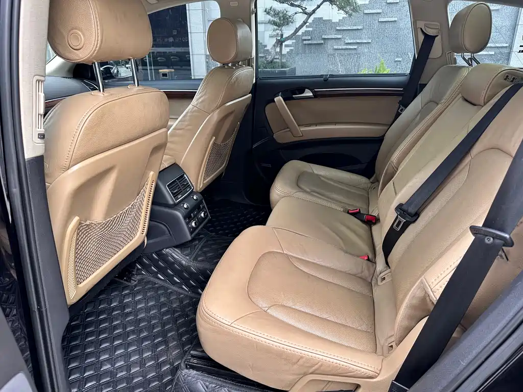Audi Q7 2011 3.0 TFSI Entry (200kW)