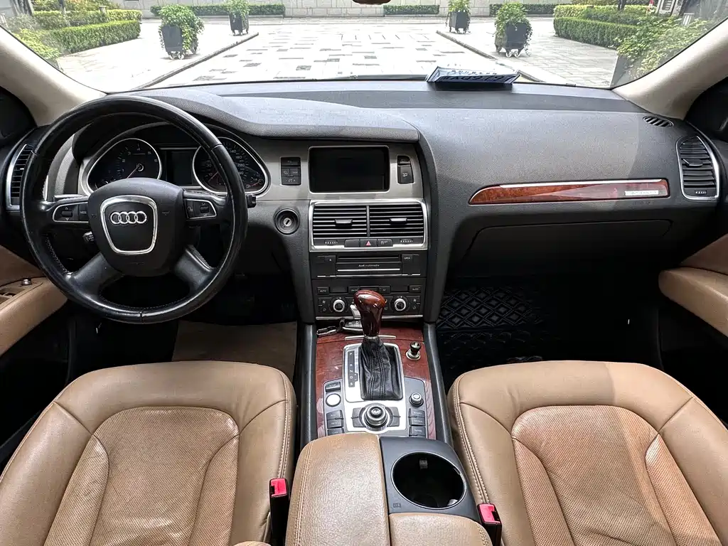 Audi Q7 2011 3.0 TFSI Entry (200kW)