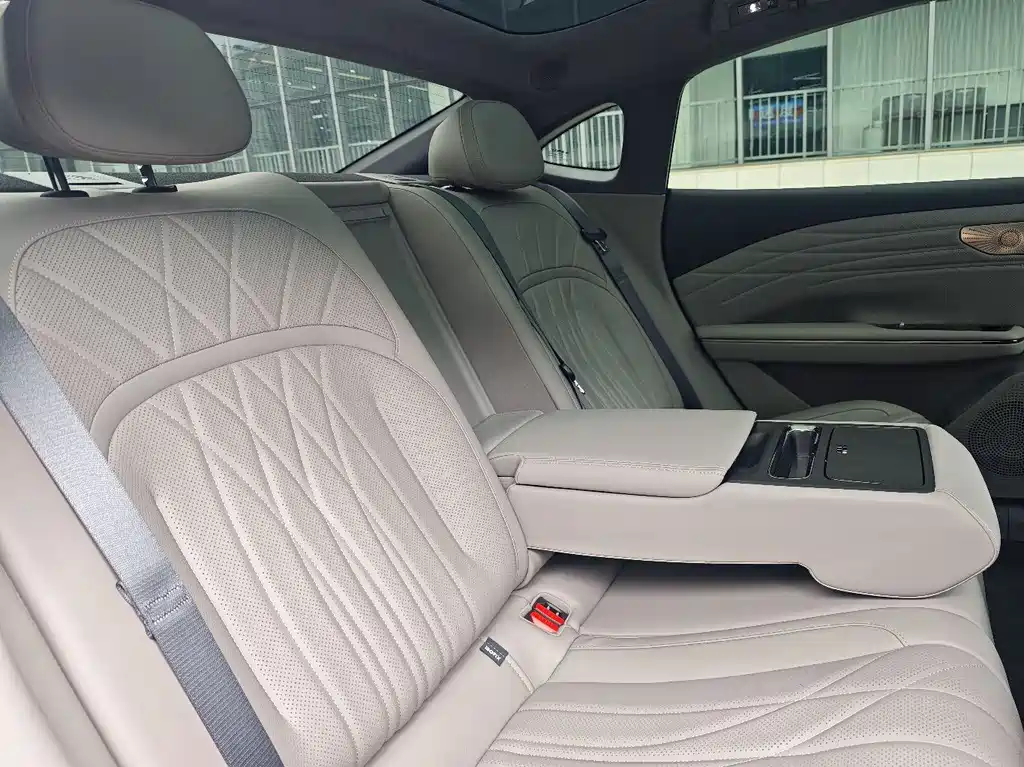 Geely Galaxy Xingyao 8 2025 130km EM-P Starship Edition