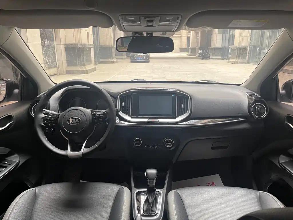 Kia Stonic 2021 1.4L CVT Sunroof