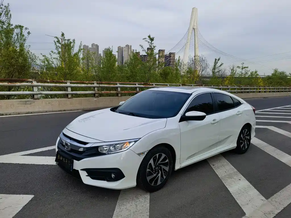 Civic 2016 220TURBO CVT Luxury Edition