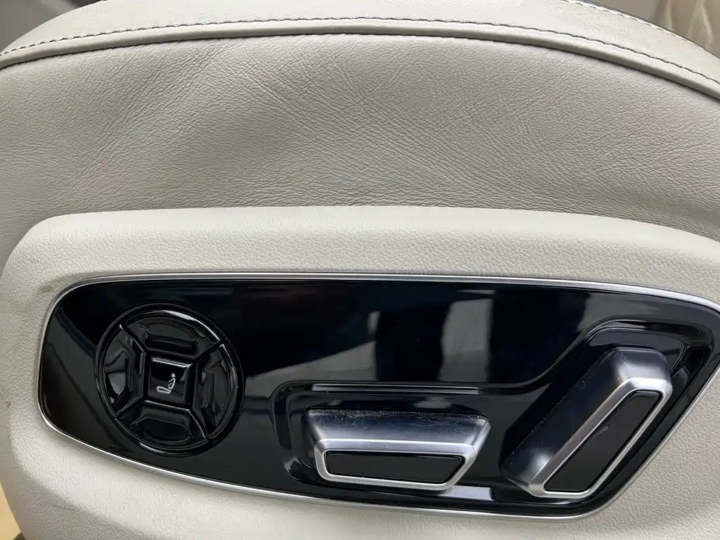 Audi A8L 55 TFSI quattro Luxury Edition (2019 Facelift Plus)