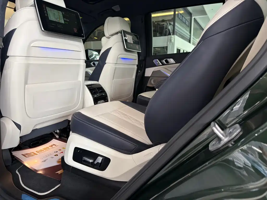 BMW X7 2021 xDrive40i Executive M Sport Package