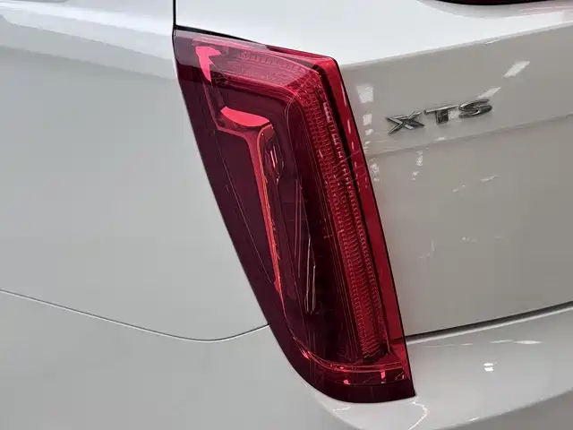 Cadillac XTS 2017 28T Technical