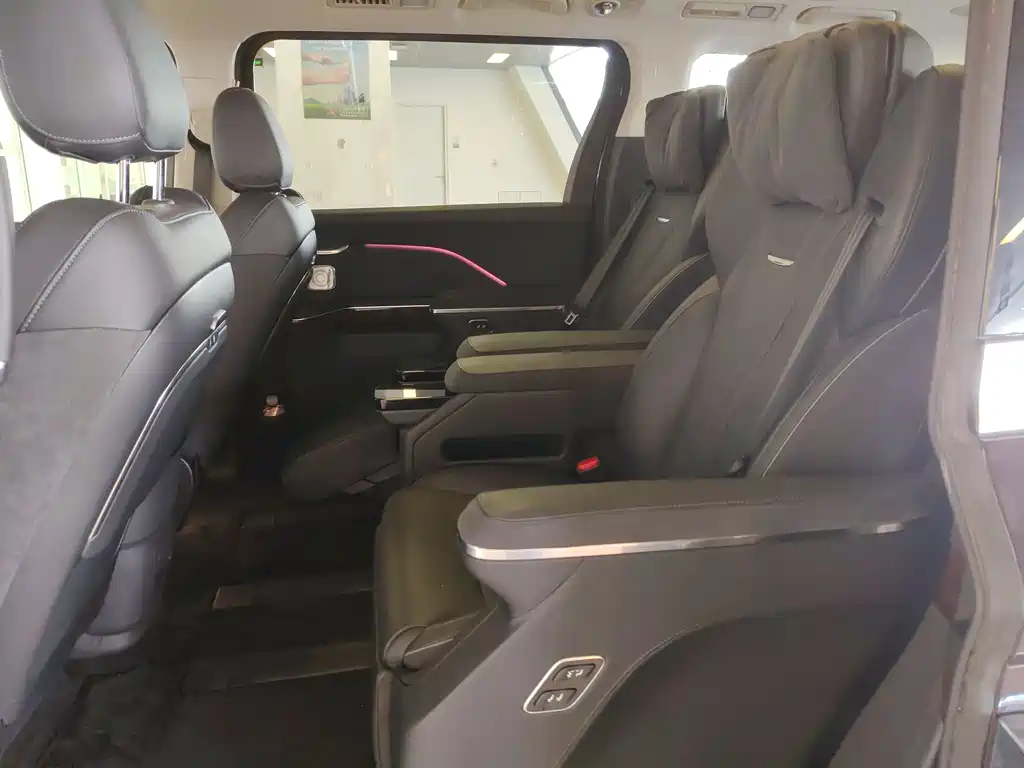 Hongqi HQ9 PHEV 2024 2.0T AWD Luxury Edition