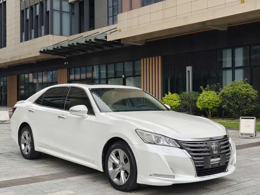 Toyota Crown 2015 2.0T Fashion Edition
