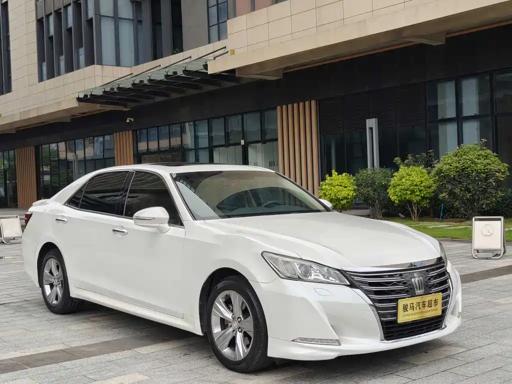 Toyota Crown 2015 2.0T Fashion Edition