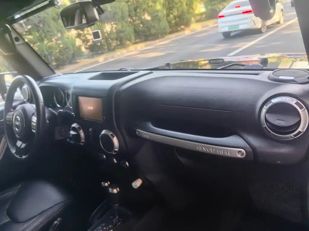 Jeep Wrangler 2017 3.0L Sahara 4-Door Comfort Edition