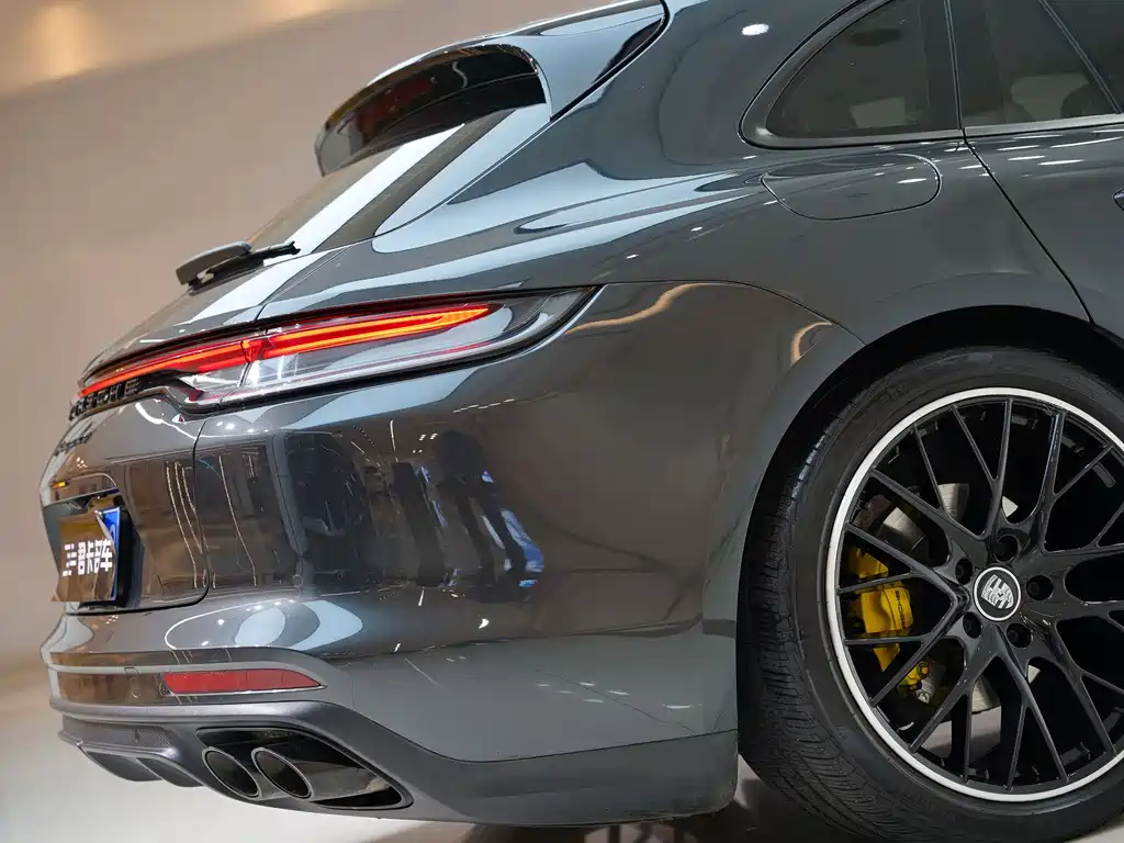Porsche Panamera 4 Sport Turismo 2022