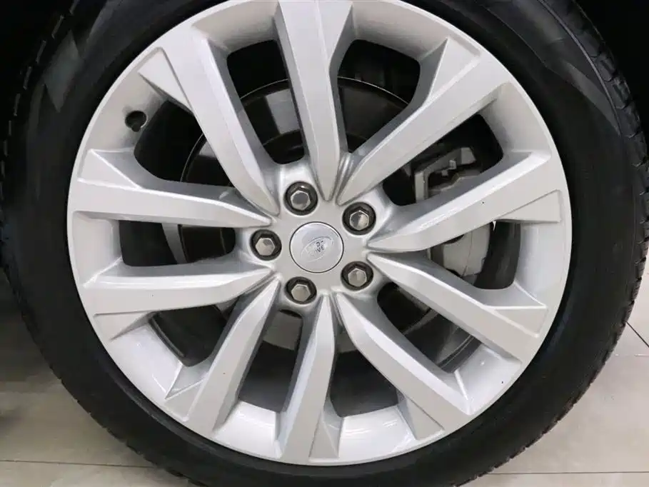 Land Rover Discovery 2024 360PS S