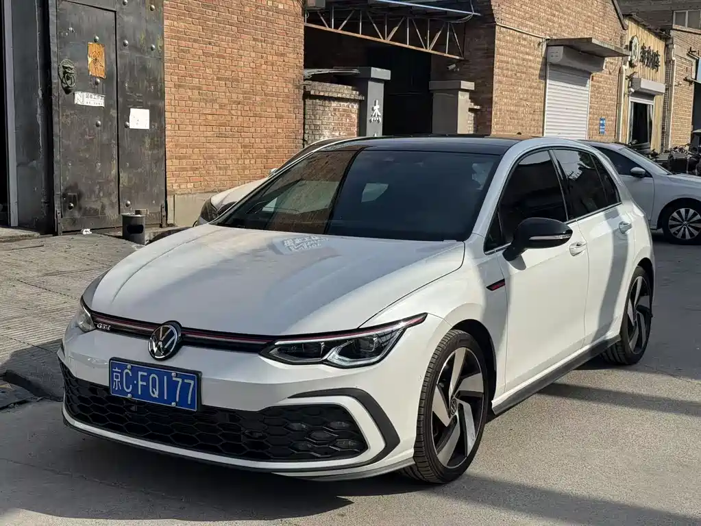 Volkswagen Golf GTI 2023 380TSI DSG