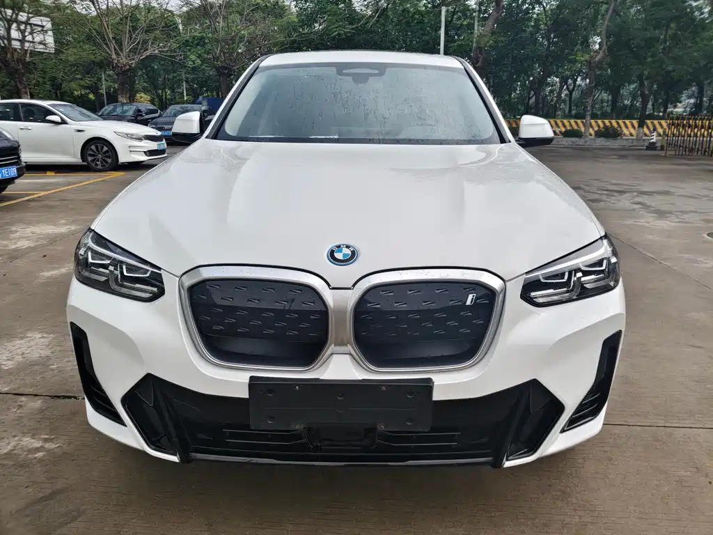 BMW iX3 2024 Leading Edition