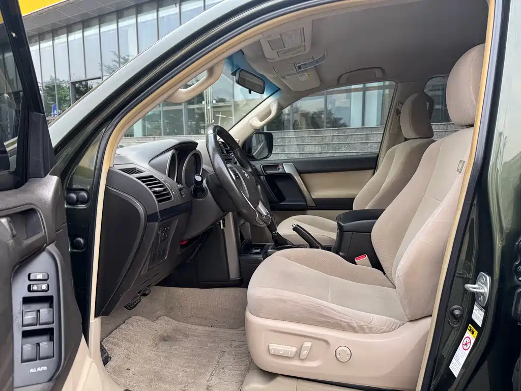 Toyota Prado 2010 2.7L Automatic Luxury Edition