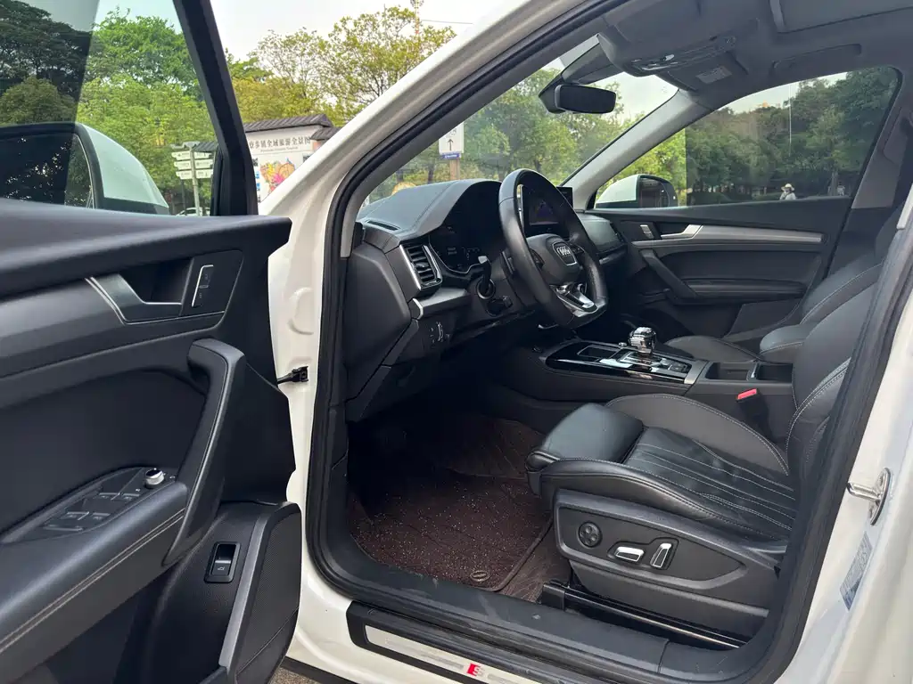 Audi Q5L 2023 40T Ice Sports Edition