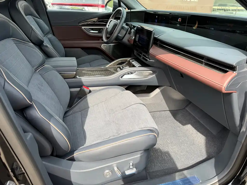 Lincoln Nautilus 2025 2.0T AWD President Hybrid Edition