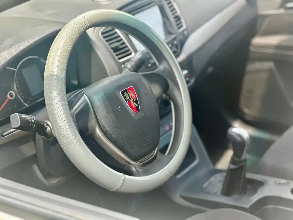 Roewe 350 2015 1.5L Manual Luxury Sunroof Edition