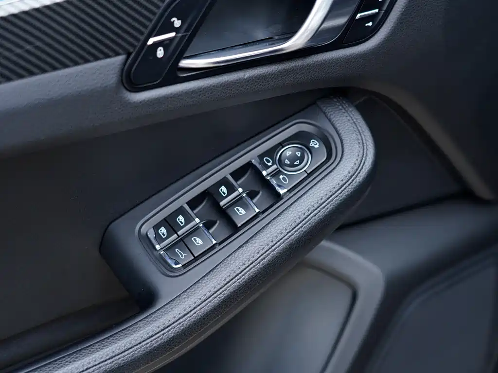 Macan 2.0T 2017 Model