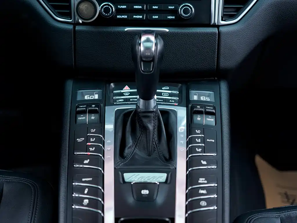 Macan 2.0T 2017 Model