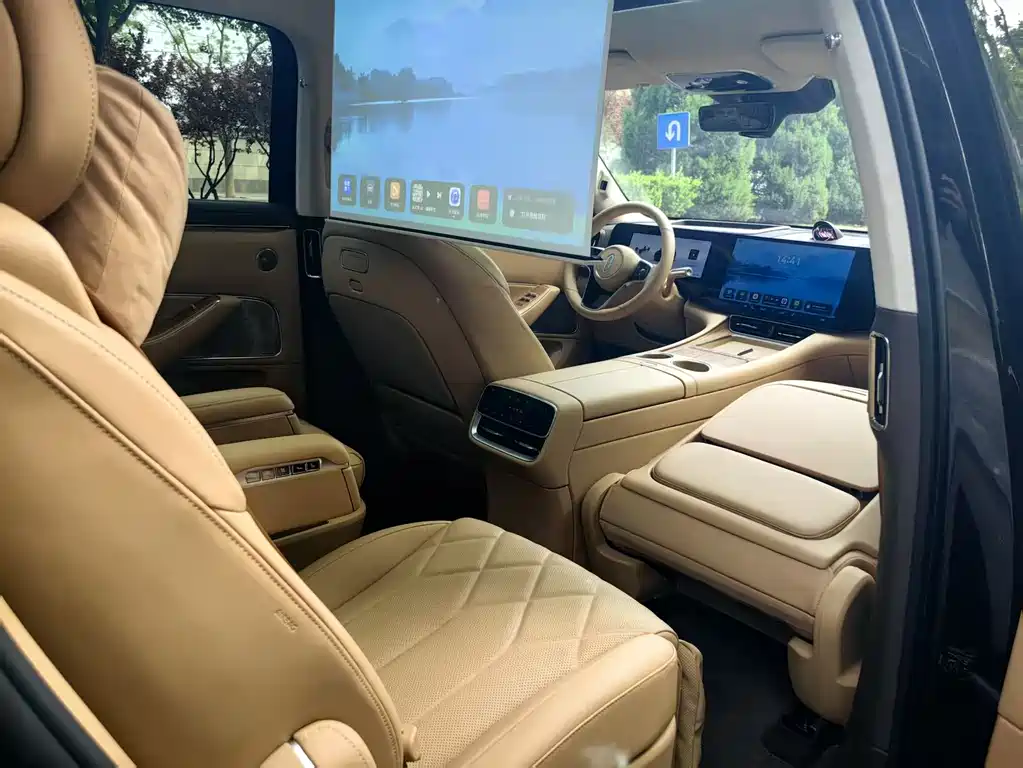AITO M8 2025 EREV Ultra 53.4kWh 6-Seater 192-Line LiDAR