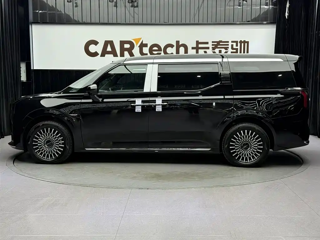 Zeekr 009 2024 Executive 6-Seater AWD 108kWh