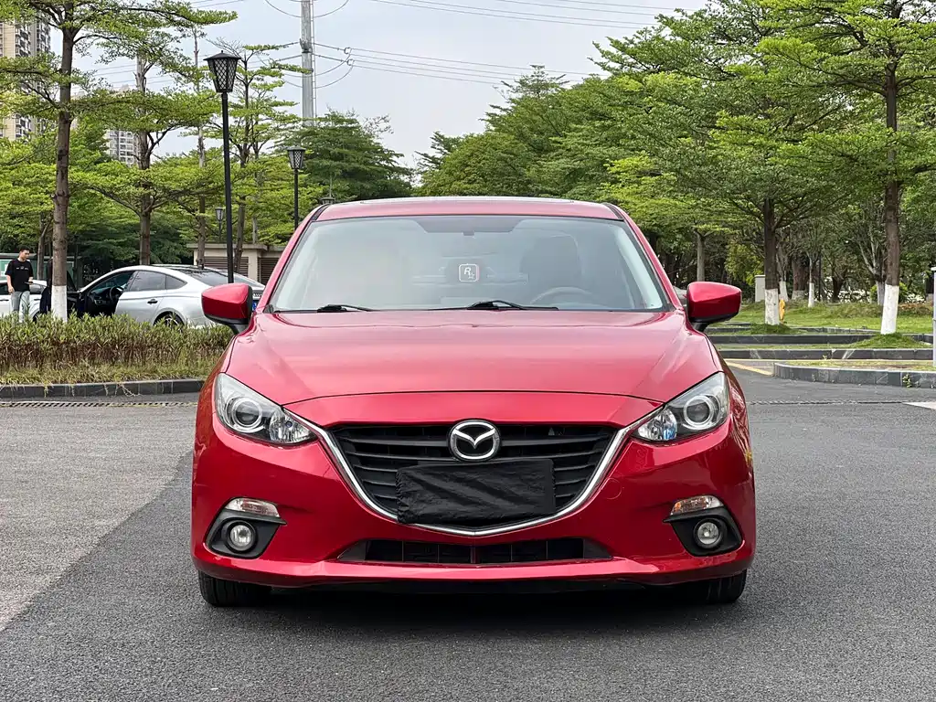 Mazda 3 Axela 2014 Sedan 1.5L Automatic Luxury