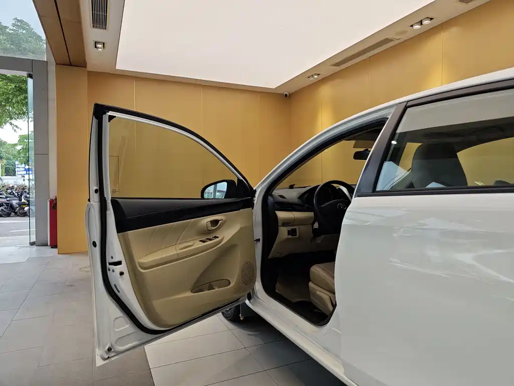 Toyota Yaris FS 2017 1.5L CVT Sport