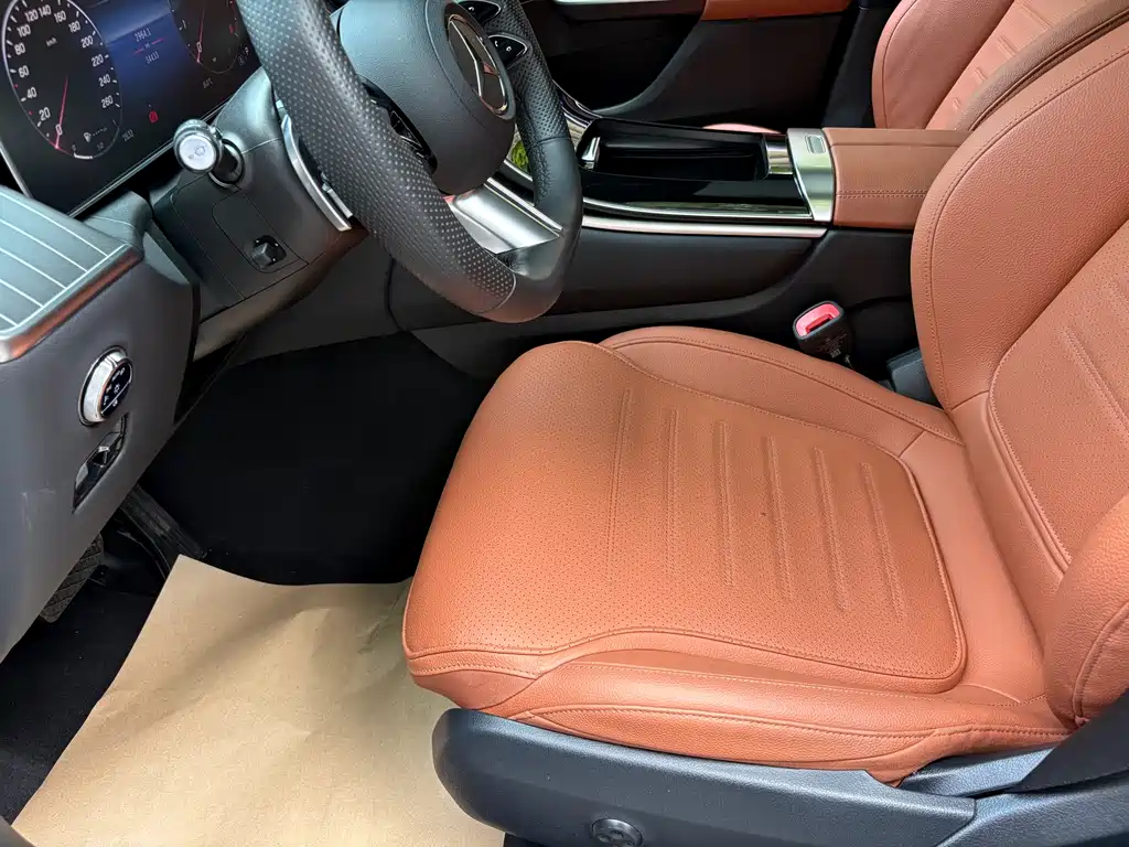 Mercedes-Benz GLC 260 L 4MATIC Luxury 7-Seater (2023 Facelift)