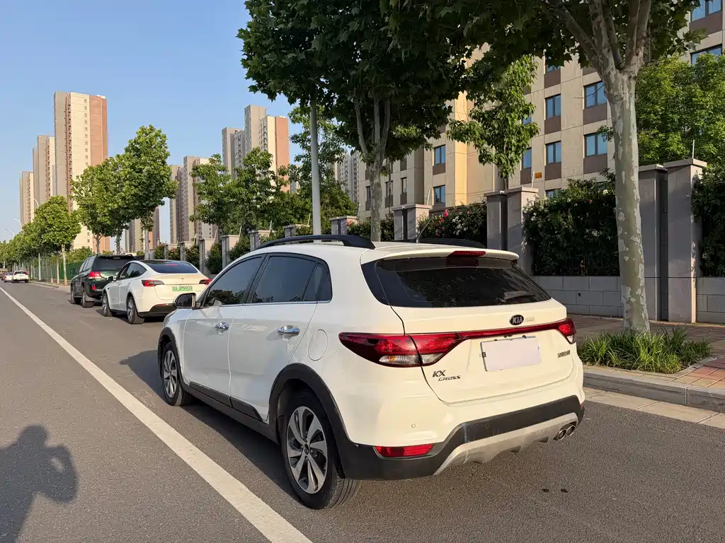 Kia KX Cross 2017 1.4L AT GLS