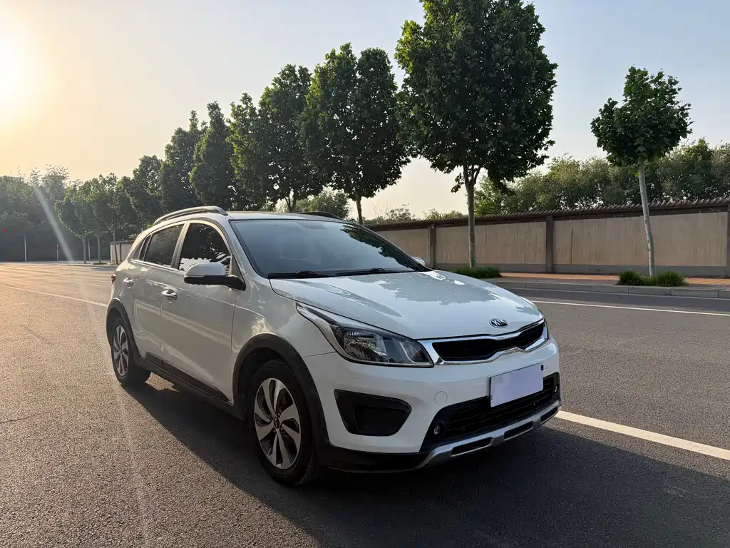 Kia KX Cross 2017 1.4L AT GLS