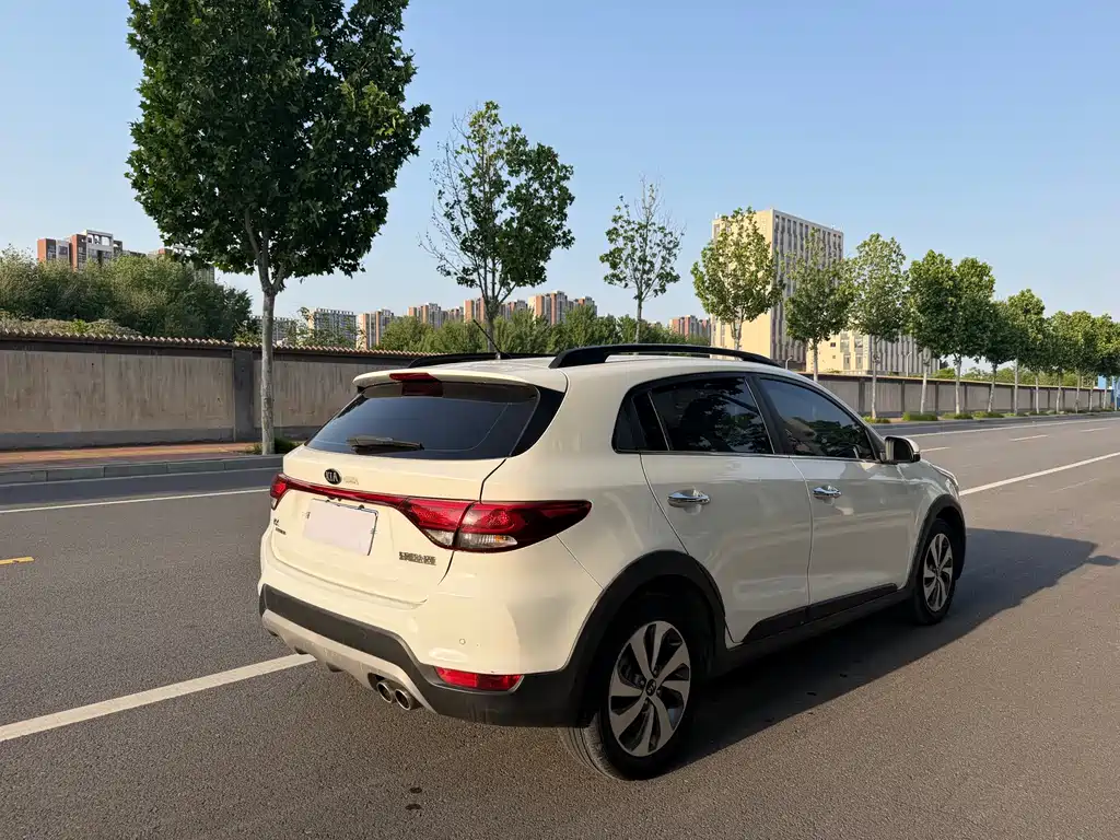 Kia KX Cross 2017 1.4L AT GLS