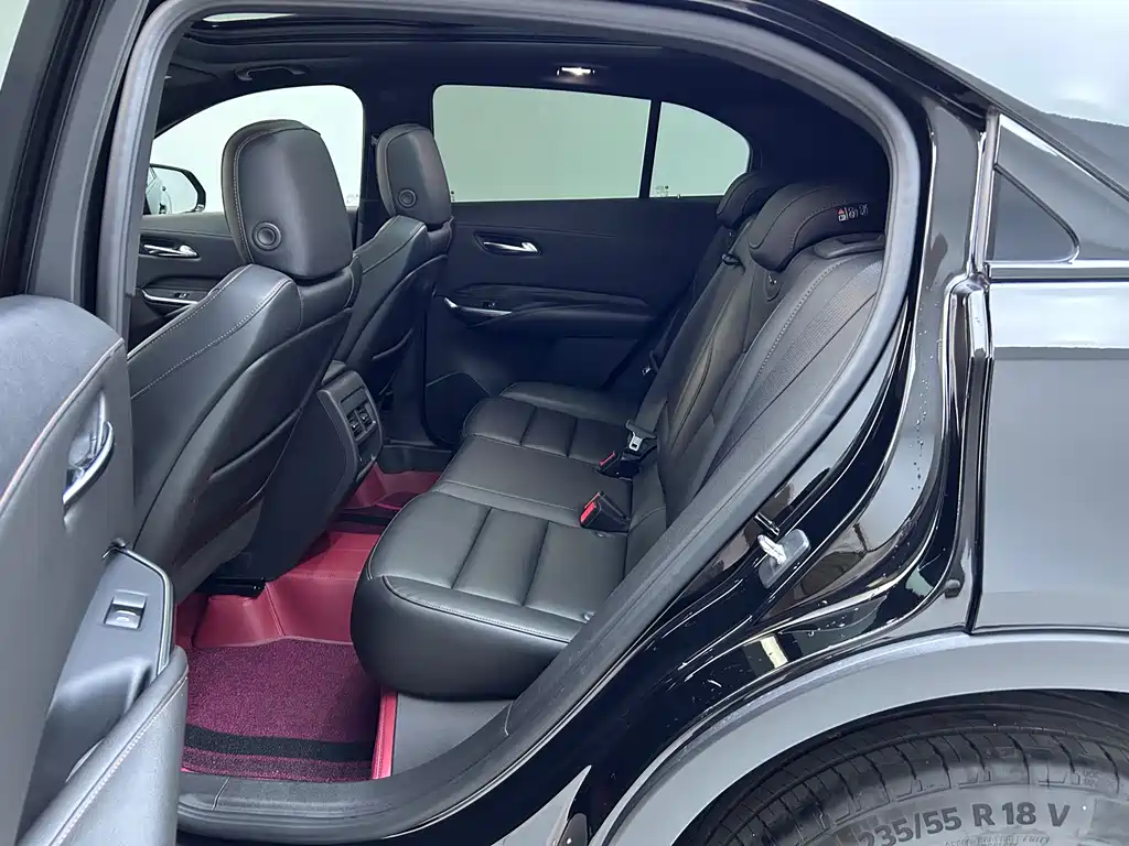 Cadillac XT4 2018 28T Luxury Sport FWD