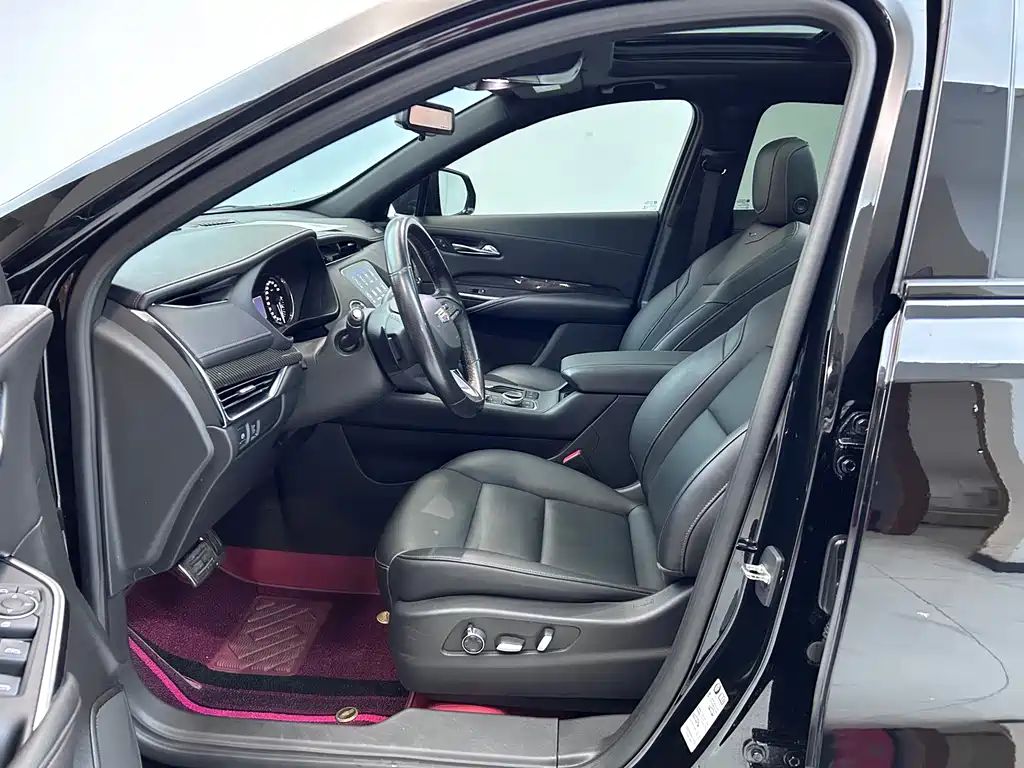 Cadillac XT4 2018 28T Luxury Sport FWD