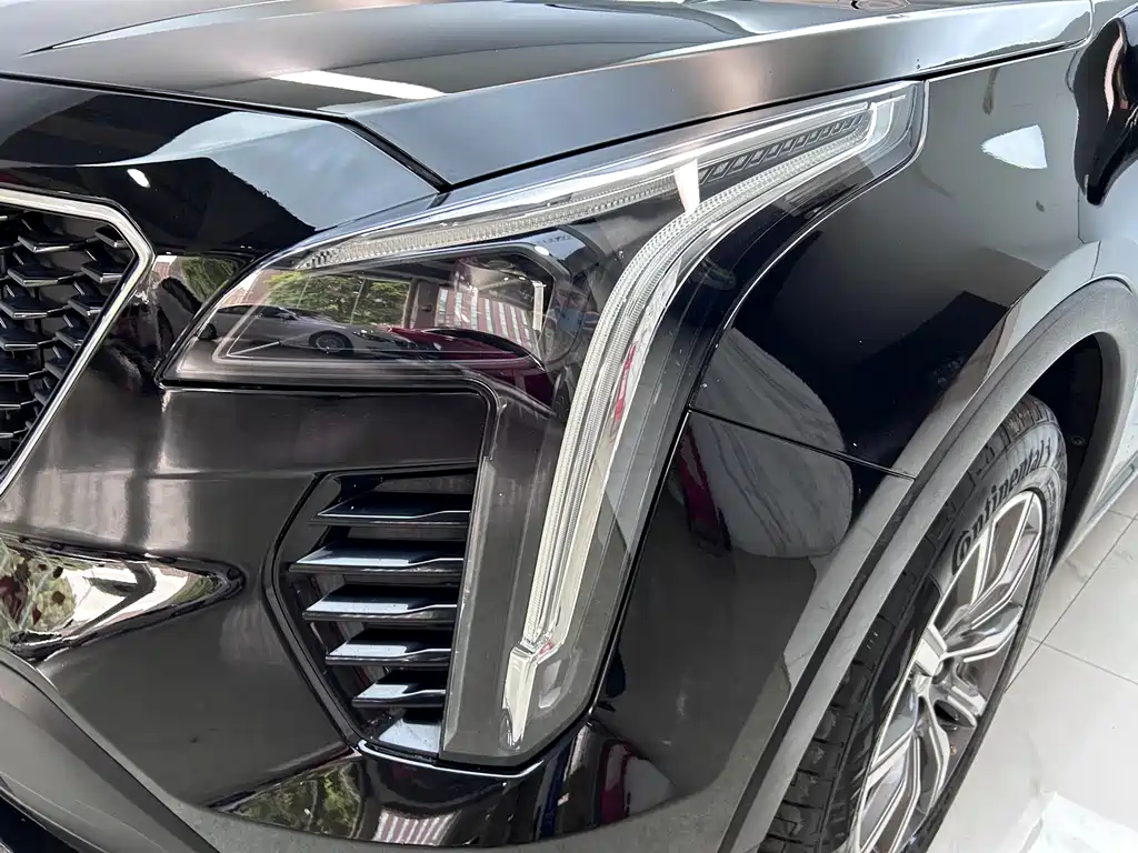 Cadillac XT4 2018 28T Luxury Sport FWD