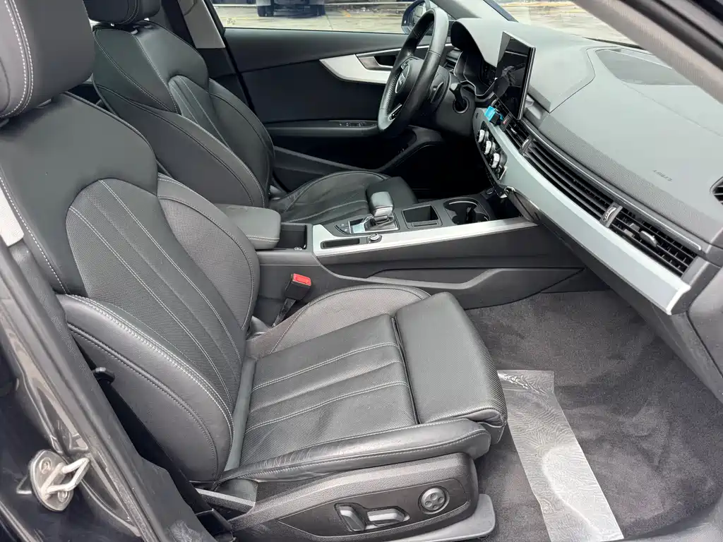 Audi A4L 2020 40 TFSI Fashion Dynamic Trim