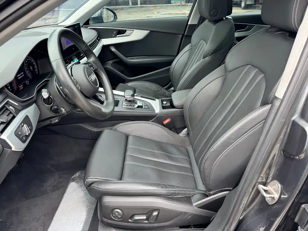 Audi A4L 2020 40 TFSI Fashion Dynamic Trim