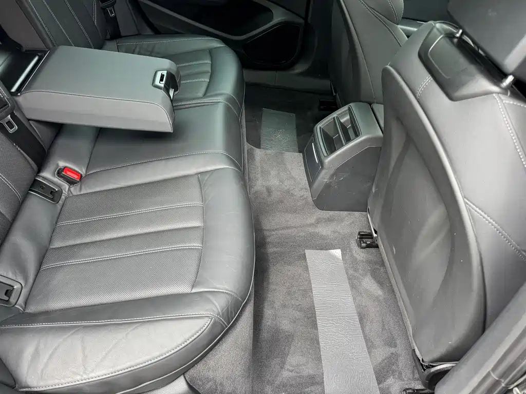 Audi A4L 2020 40 TFSI Fashion Dynamic Trim