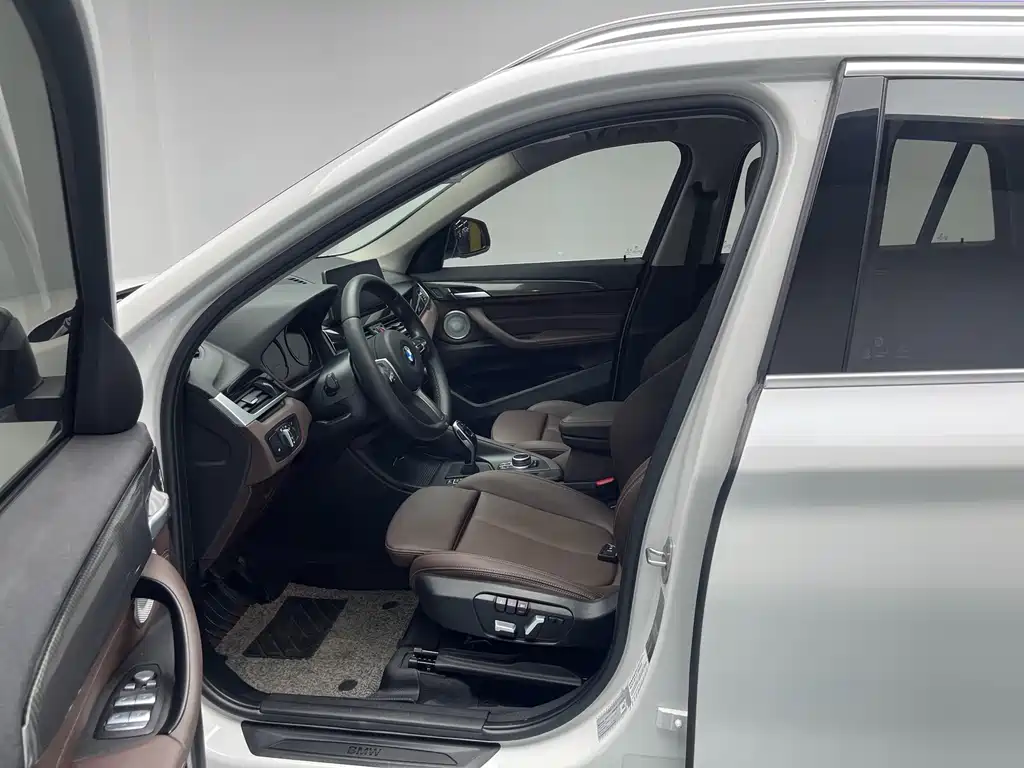 BMW X1 2021 sDrive25Li Leading Edition