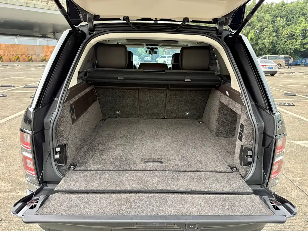 Range Rover 2022 3.0 L6 400PS Autobiography LWB Classic Edition
