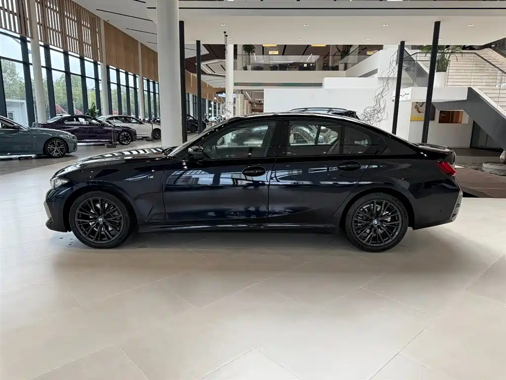 BMW 3 Series 2024 325i M Sport Night Edition