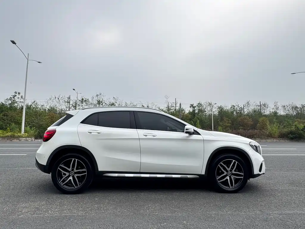 Mercedes-Benz GLA 200 Fashion Edition 2017