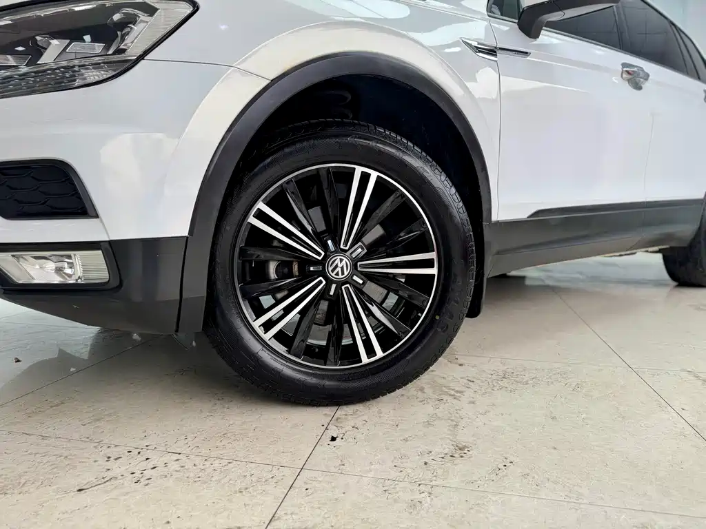 Volkswagen Tiguan L 2019 330TSI Automatic FWD Fashion Edition China VI