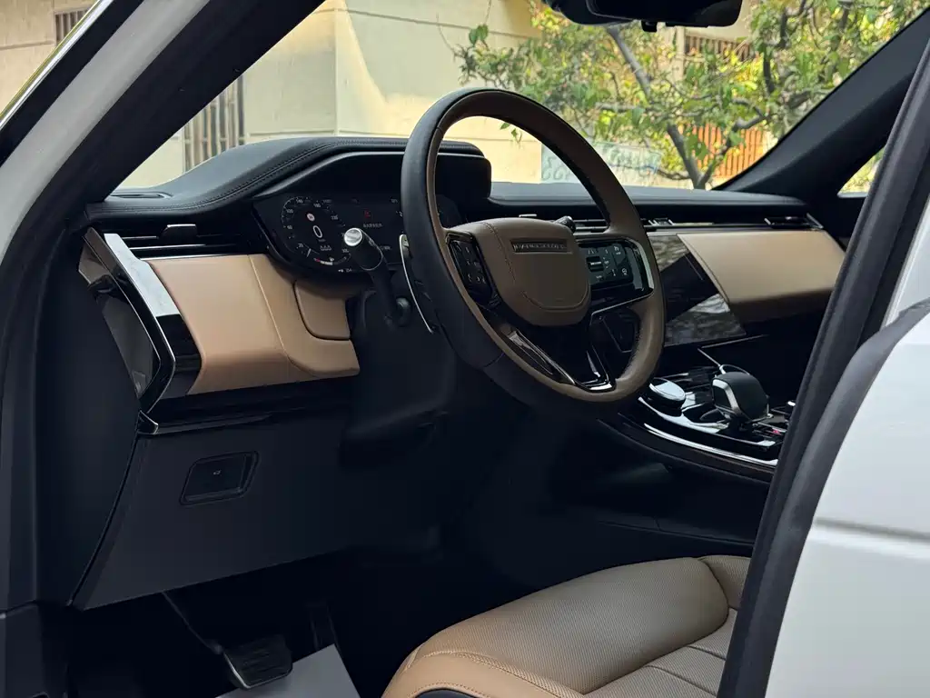 Range Rover Sport 2023 400PS Dynamic SE