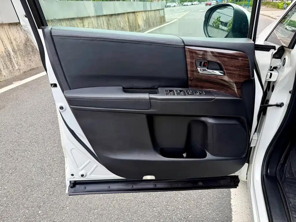 Honda Elysion 2016 2.4L Classic Edition