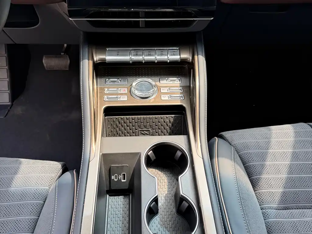 Lincoln Nautilus 2025 2.0T AWD President Hybrid Edition