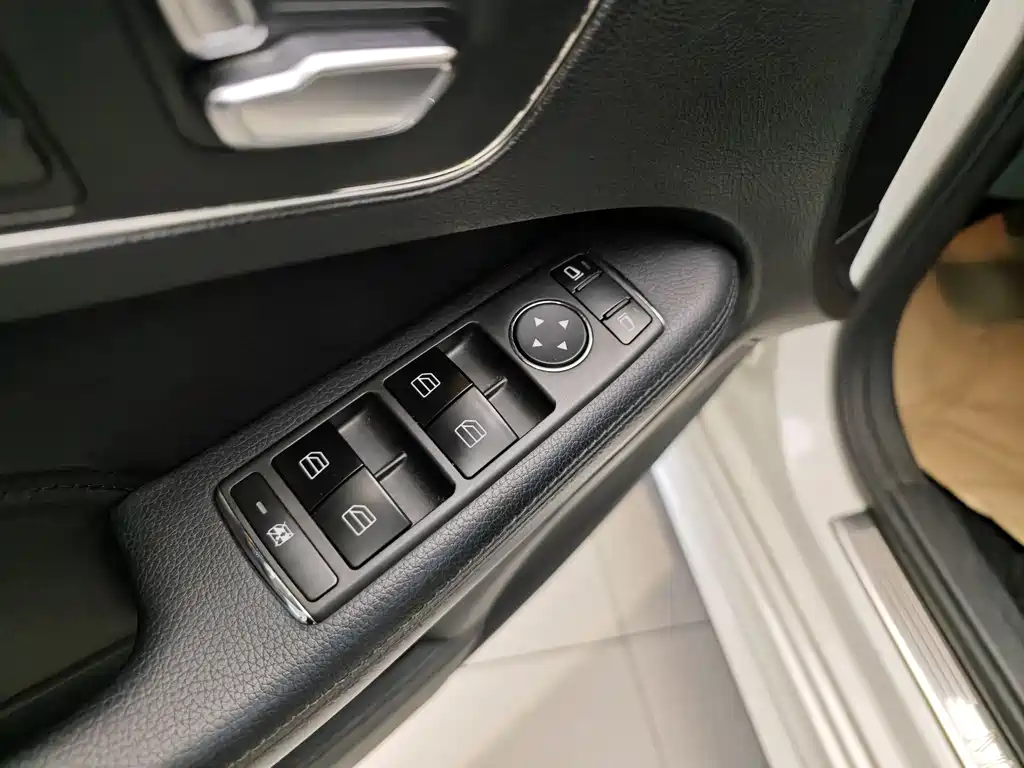 Mercedes-Benz E-Class 2015 Facelift E 200 L Sport