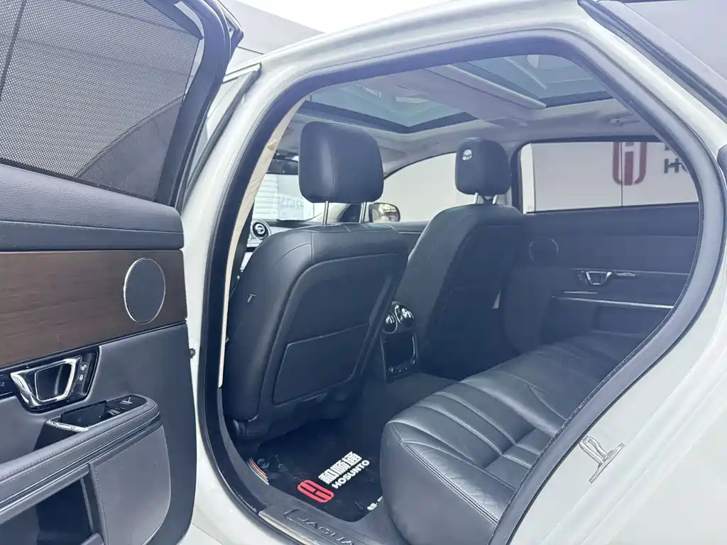 Jaguar XJ 2016 XJL 2.0T RWD Elegant Business Edition
