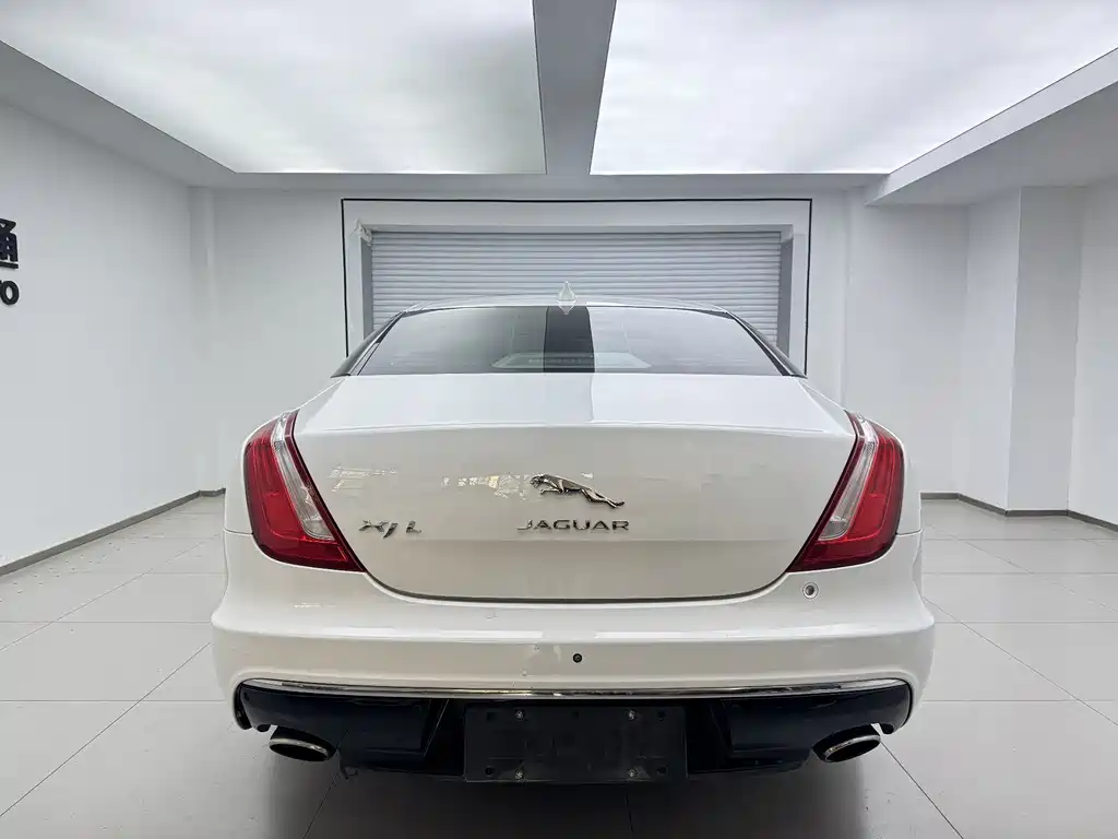 Jaguar XJ 2016 XJL 2.0T RWD Elegant Business Edition