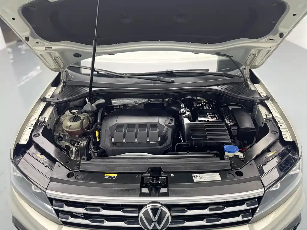 Volkswagen Tiguan L 2021 330TSI Automatic FWD R-Line Yuexiang Edition