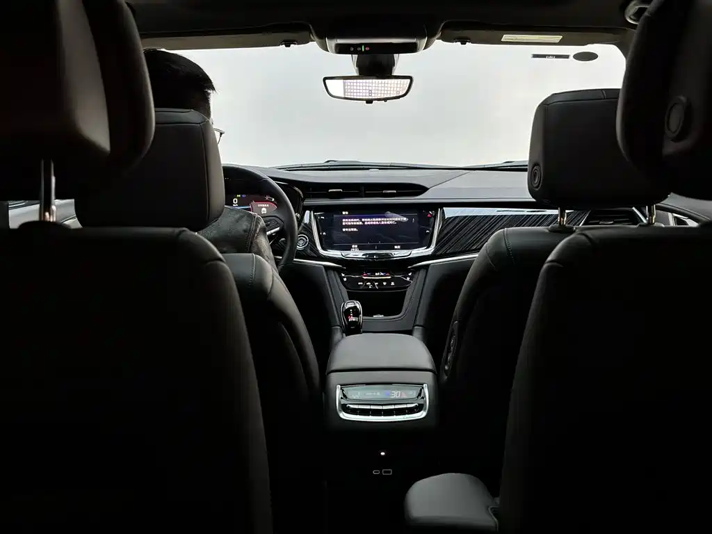 Cadillac XT6 2025 2.0T AWD 6-Seater Luxury Executive Classic Edition