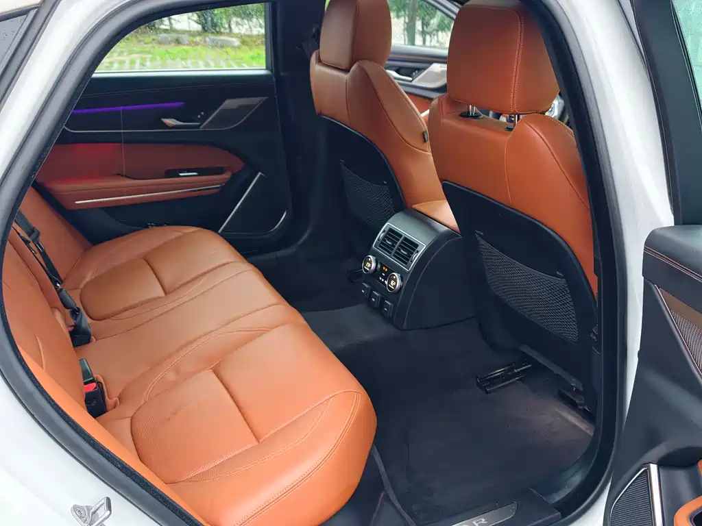 Jaguar XFL 2024 2.0T P300 AWD Flagship Sport Edition
